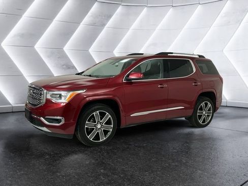 Used 2019 GMC Acadia Denali w/ Technology Package FWD image 3
