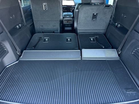 New 2026 Chevrolet Traverse Z71 w/ Driver Confidence Package image 16