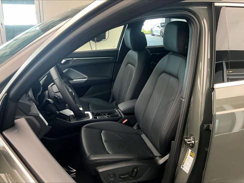 Certified 2025 Audi Q3 2.0T Premium w/ Convenience Package AWD/4WD image 8
