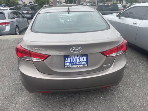 Used 2012 Hyundai Elantra Limited w/ Technology Pkg 5 FWD image 4