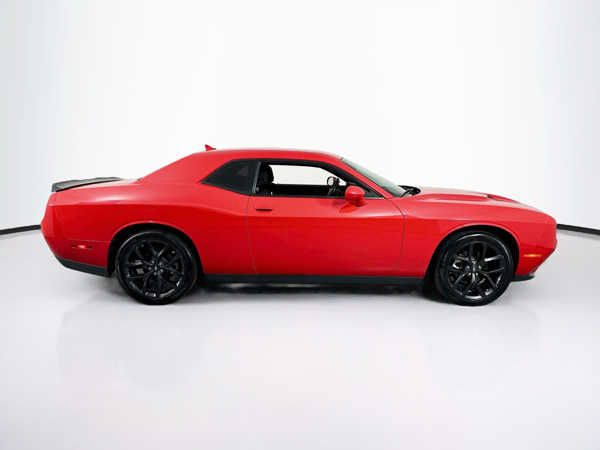 Used 2023 Dodge Challenger SXT w/ Blacktop Package RWD image 4