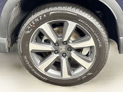 Certified 2025 Honda Pilot Elite image 9