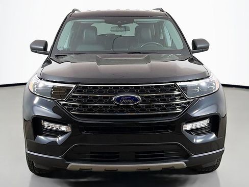 Used 2023 Ford Explorer XLT w/ Equipment Group 202A AWD/4WD image 14
