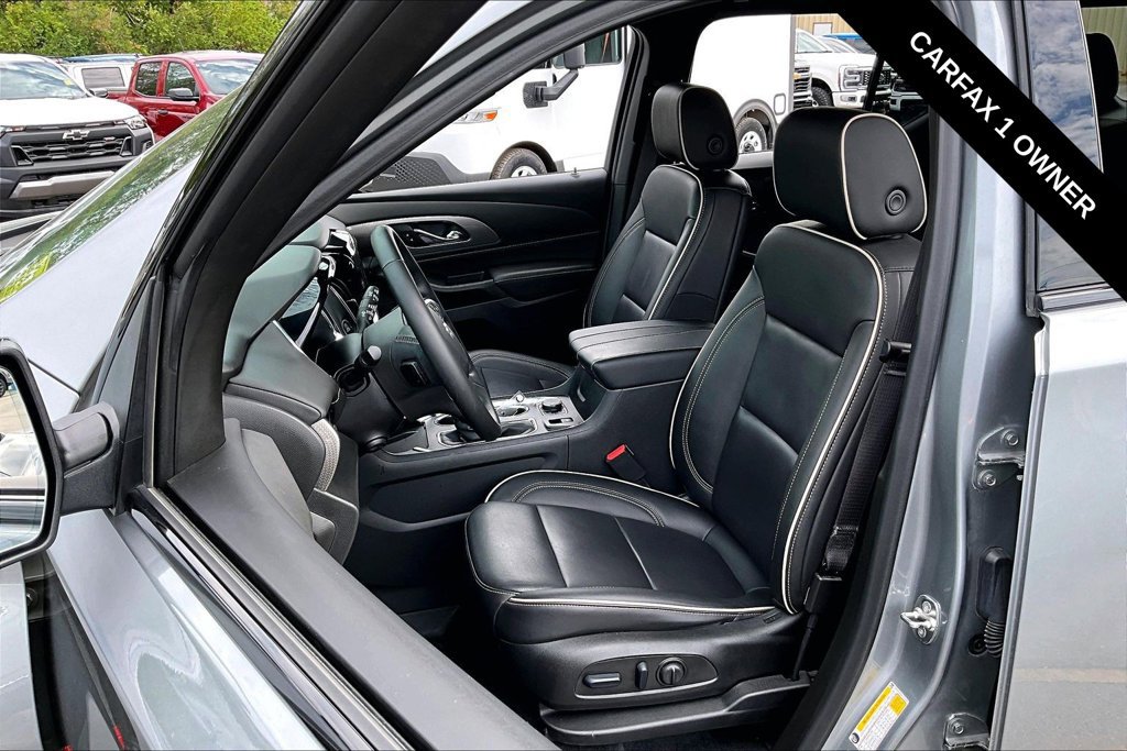 Used 2023 Chevrolet Traverse Premier w/ Redline Edition FWD image 6