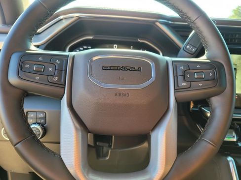 Used 2026 GMC Sierra 2500 Denali w/ Denali Reserve Package AWD/4WD image 31