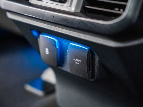 Used 2025 Ford F150 Raptor image 43