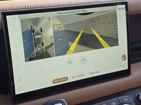 New 2025 Land Rover Defender 110 S image 6