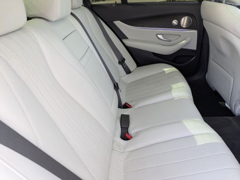 Used 2022 Mercedes-Benz E 350 Sedan image 13