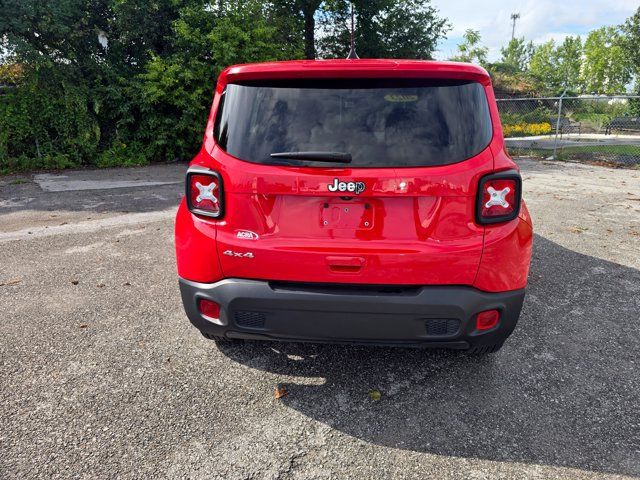 Used 2023 Jeep Renegade Latitude AWD/4WD image 5