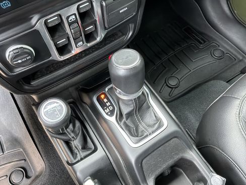 Used 2023 Jeep Wrangler Unlimited Sahara w/ Cold Weather Group AWD/4WD image 26