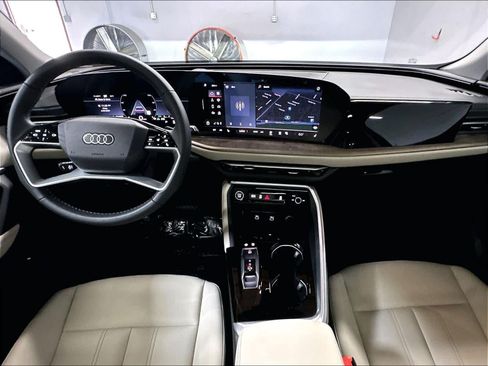 Used 2025 Audi Q5 Premium AWD/4WD image 17