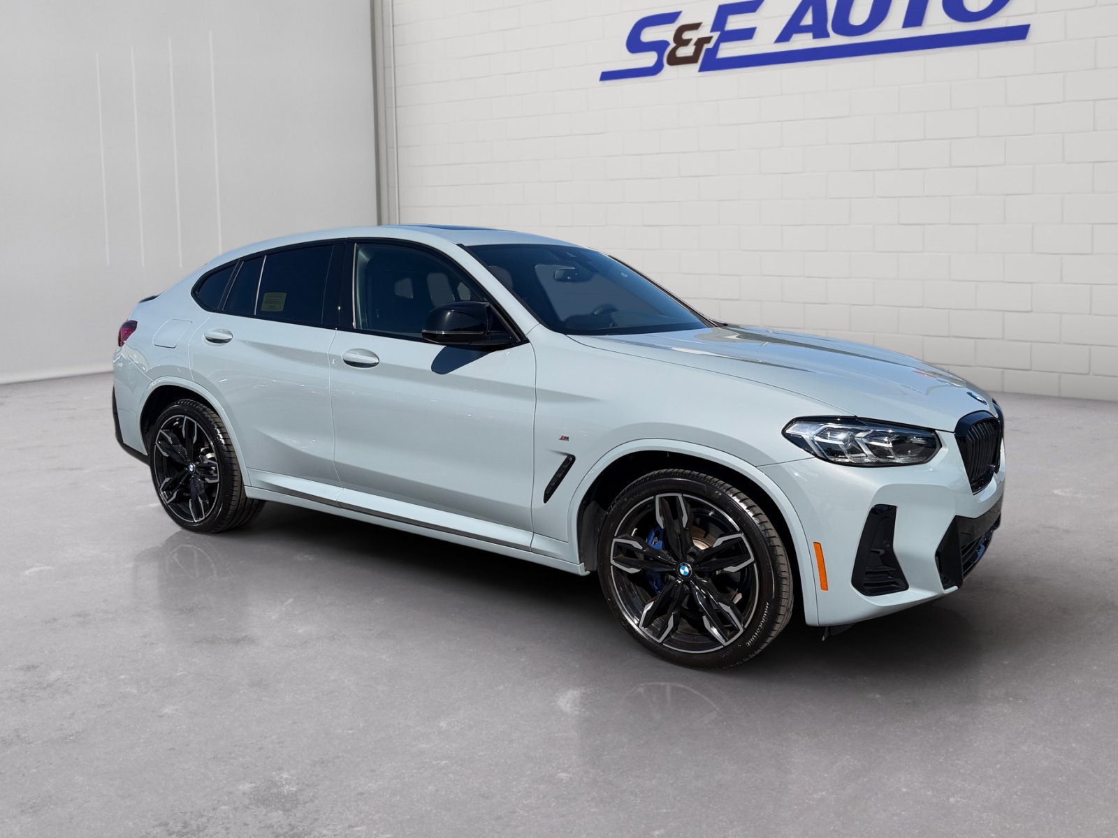 Used 2025 BMW X4 M40i AWD/4WD image 6