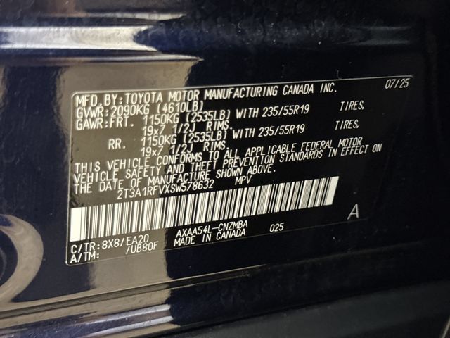 Used 2025 Toyota RAV4 XLE Premium AWD/4WD image 32