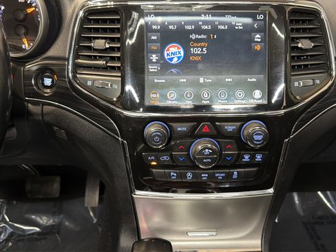 Used 2021 Jeep Grand Cherokee Limited image 15
