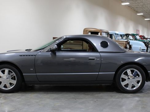 Used 2003 Ford Thunderbird RWD image 7