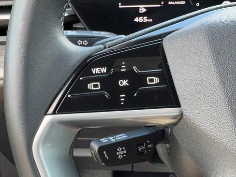 Used 2025 Audi Q5 Premium w/ Convenience Package image 17