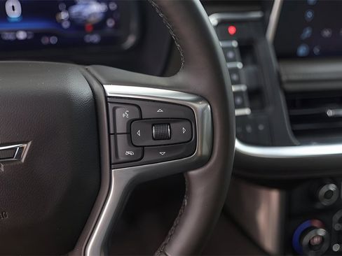 Used 2023 Chevrolet Tahoe Z71 w/ Luxury Package image 13