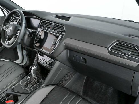 Used 2024 Volkswagen Tiguan SE R-Line image 26