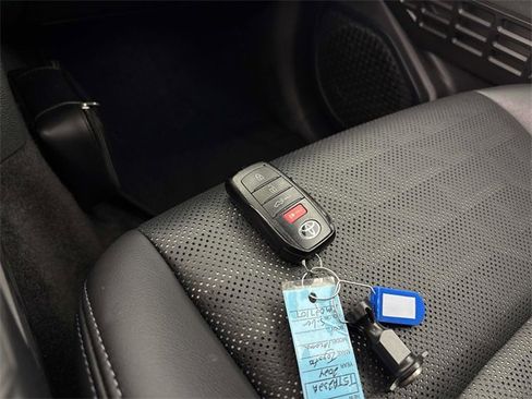 Used 2024 Toyota Tacoma TRD Off-Road image 23