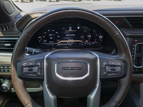Used 2022 GMC Yukon Denali AWD/4WD image 22