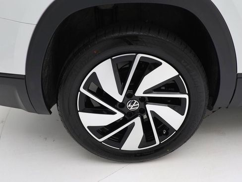 Used 2025 Volkswagen Atlas SE image 10