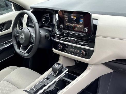 Certified 2024 Nissan Pathfinder SV w/ SV Premium Package FWD image 29