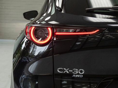 Used 2022 MAZDA CX-30 AWD 2.5 S w/ Premium Package image 32