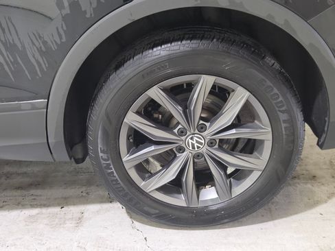 Used 2023 Volkswagen Tiguan SE w/ Panoramic Sunroof Package AWD/4WD image 22