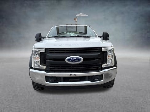 Used 2019 Ford F550 2WD Crew Cab Super Duty image 9