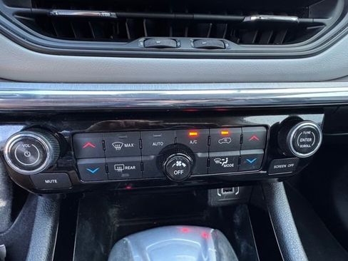 Used 2022 Jeep Compass Limited image 27