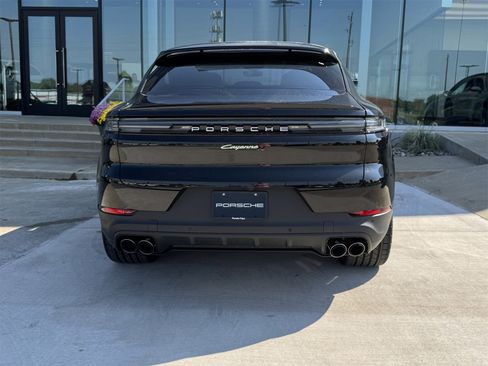 New 2026 Porsche Cayenne E-Hybrid Coupe image 6