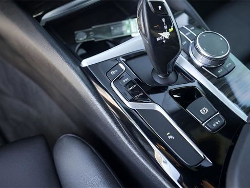 Used 2019 BMW 530i w/ Convenience Package image 21