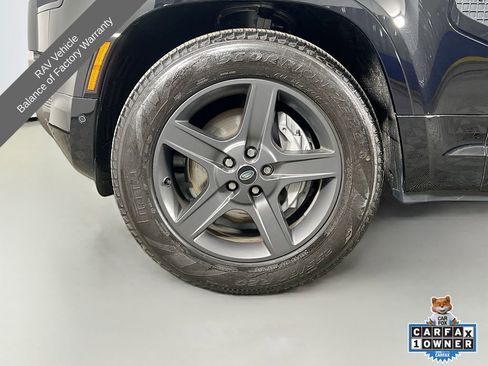 Used 2024 Land Rover Defender 130 X-Dynamic SE image 34