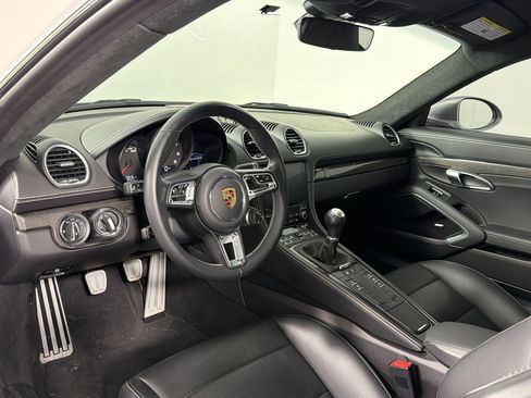 Used 2023 Porsche 718 Cayman GTS RWD image 4