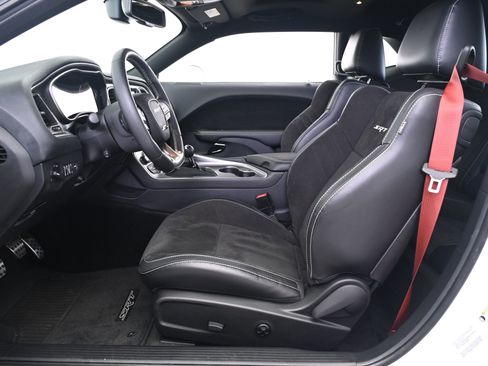 Used 2015 Dodge Challenger SRT Hellcat image 25