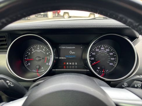 Used 2018 Ford Mustang Premium image 17