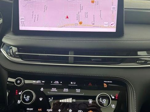 Certified 2025 INFINITI QX60 Luxe image 17