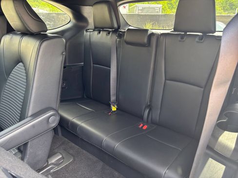 Used 2025 Toyota Highlander XSE AWD/4WD image 32