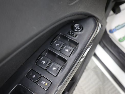 Used 2017 GMC Canyon SLE w/ SLE Convenience Package image 30