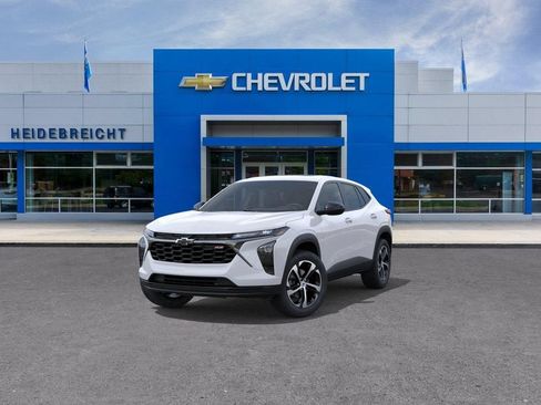 New 2026 Chevrolet Trax RS w/ Sunroof Package FWD image 8
