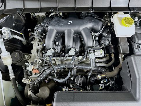 Used 2024 Nissan Pathfinder S image 31