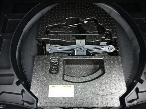 Certified 2025 Toyota Corolla Cross LE image 24