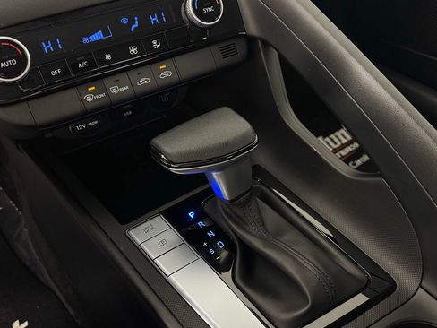 Used 2024 Hyundai Elantra SEL image 19