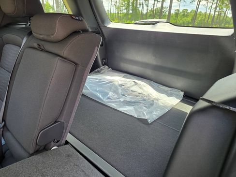 New 2027 Chevrolet Equinox LT w/ Safety and Technology Package FWD image 20