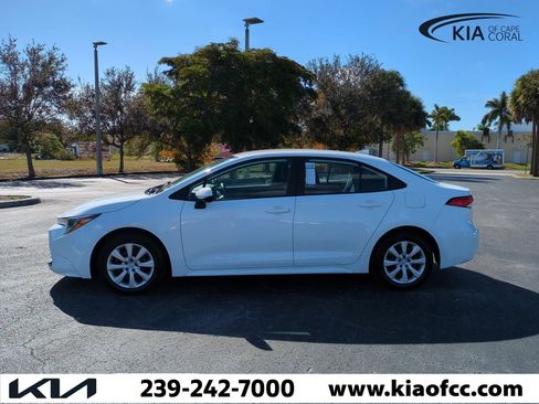 Used 2023 Toyota Corolla LE image 7