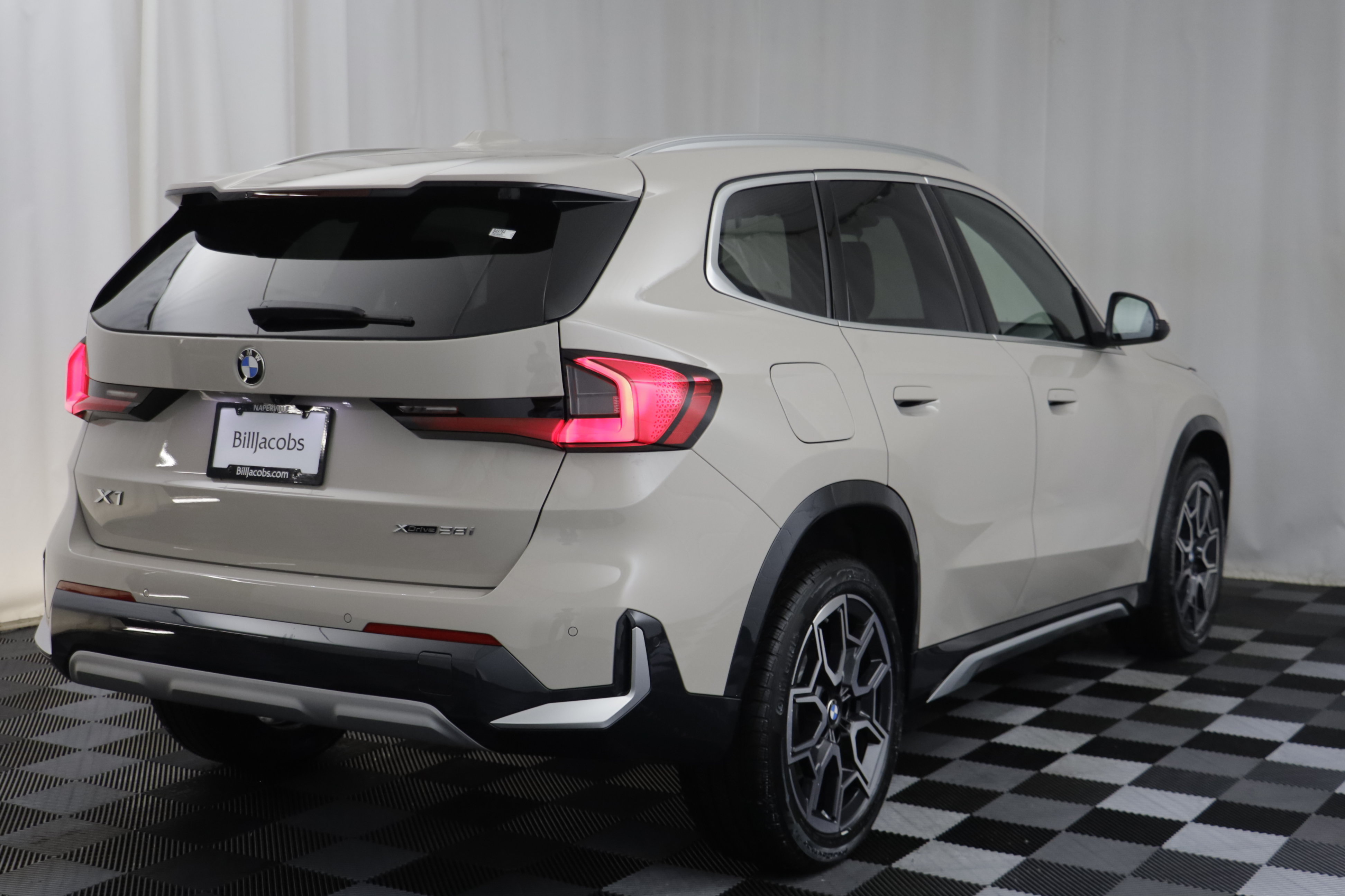 New 2027 BMW X1 xDrive28i AWD/4WD image 17