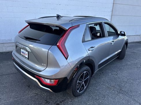 New 2025 Kia Niro SX image 14