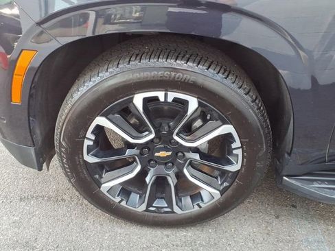 Used 2025 Chevrolet Tahoe RST w/ Advanced Technology Package AWD/4WD image 8