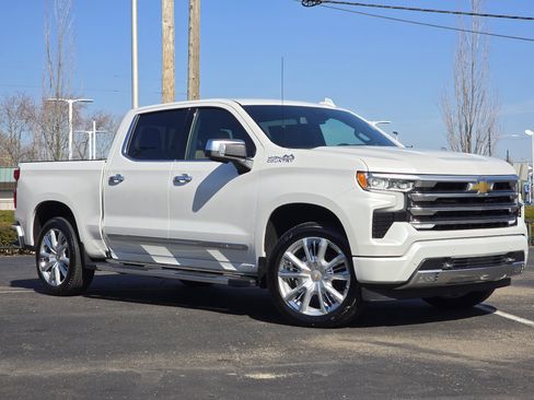 Used 2024 Chevrolet Silverado 1500 High Country image 2