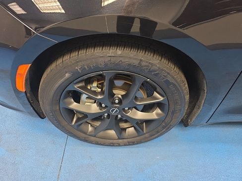 Used 2025 Chrysler Pacifica Limited FWD image 18